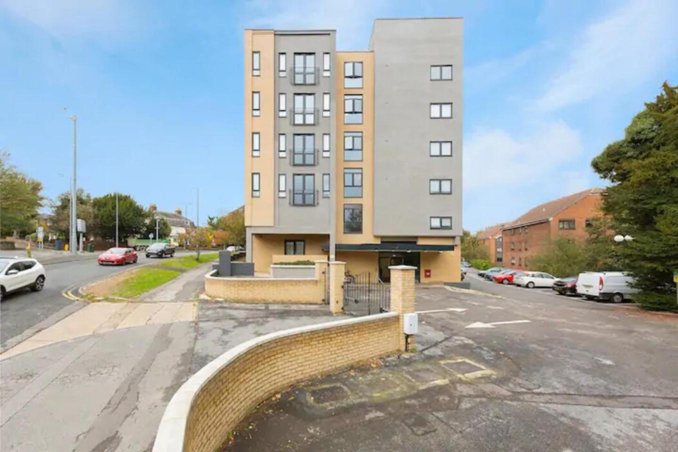 Maidstone Heights By Kasar Stays Exterior photo